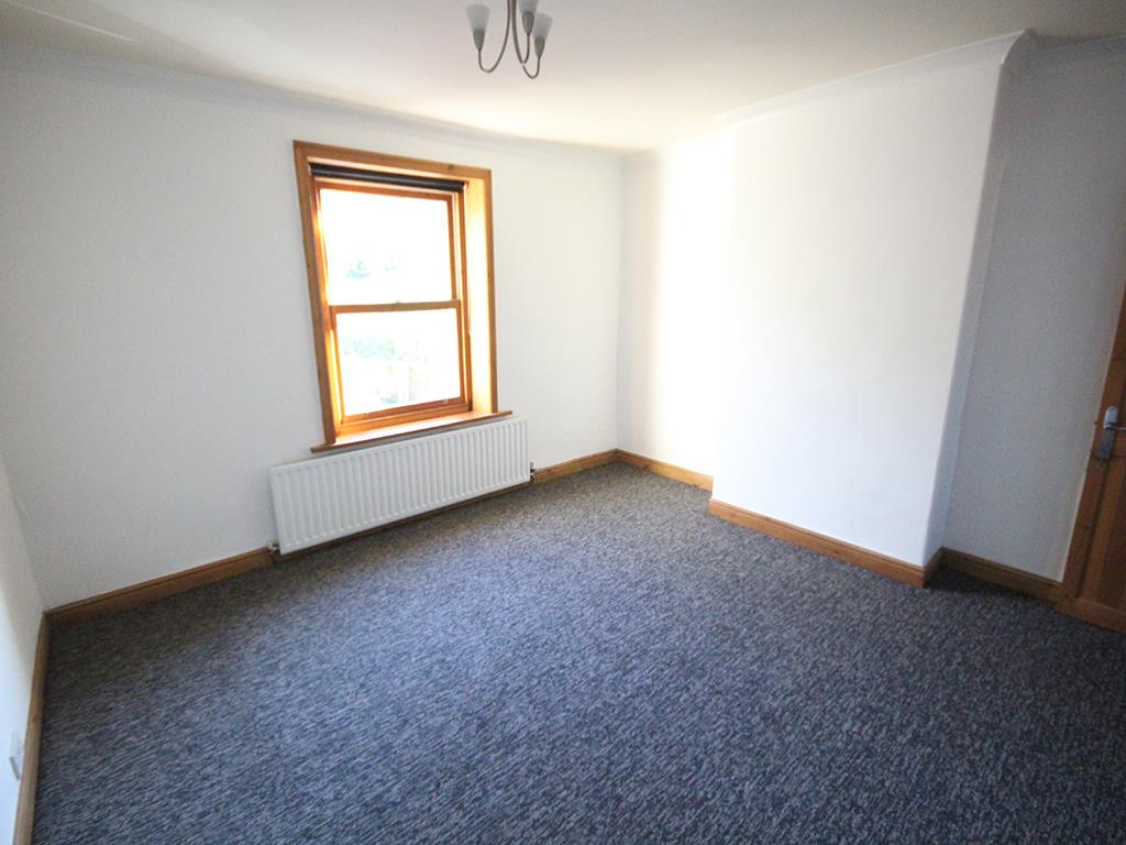 2 bedroom terraced house To Let in Earby - IMG_1179.jpg